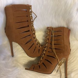 Windsor Suede Camel 🐪 Heels